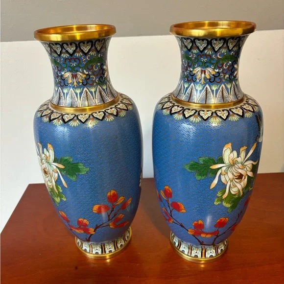 Pair of Mirrored Chinese Republic 中华人民共和国制造 Enamel Cloisonné Vases 1940s